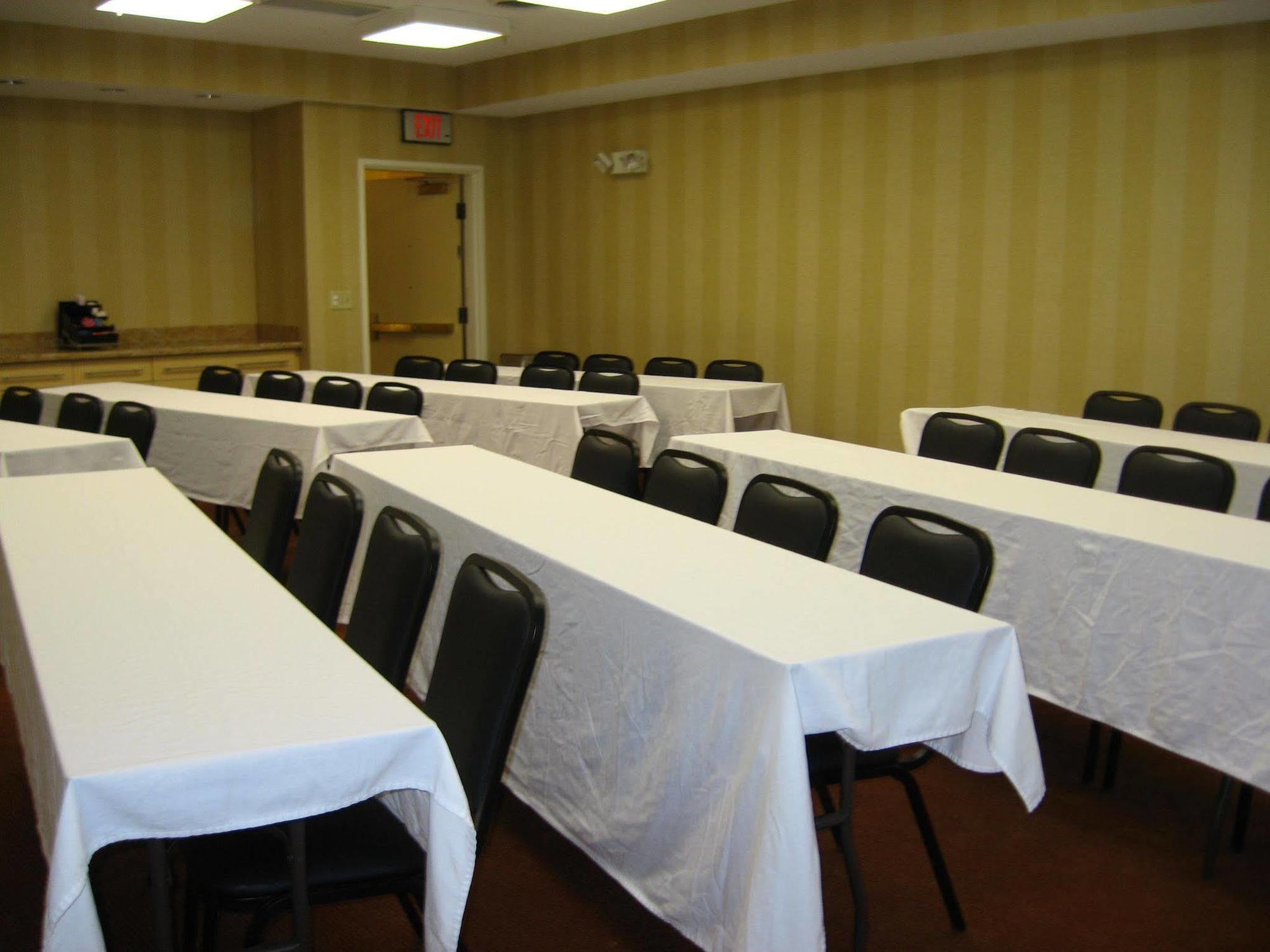 Towneplace Suites Rochester Bagian luar foto