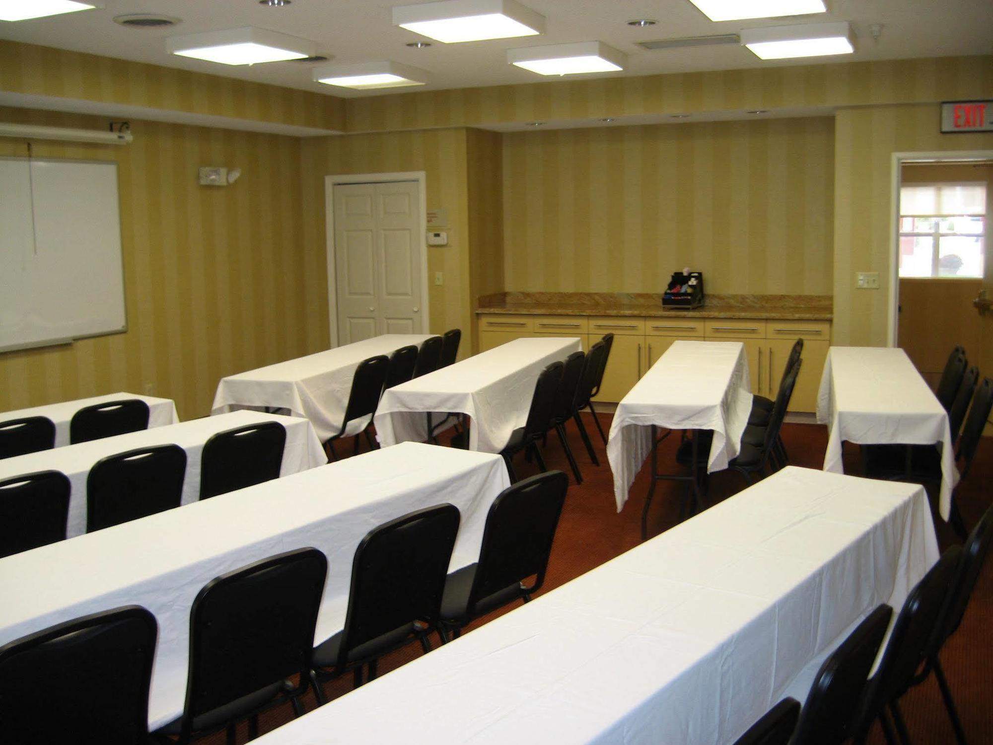 Towneplace Suites Rochester Bagian luar foto